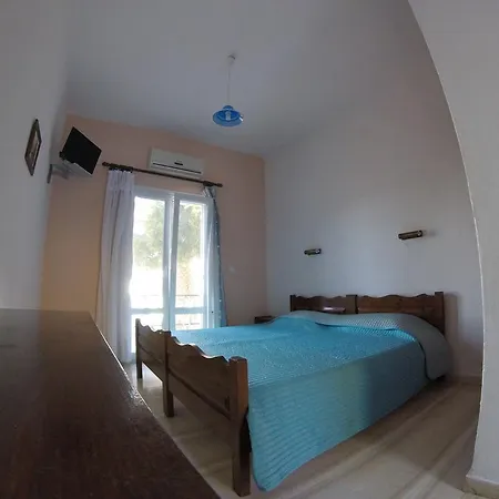 Apartahotel George's Ermones