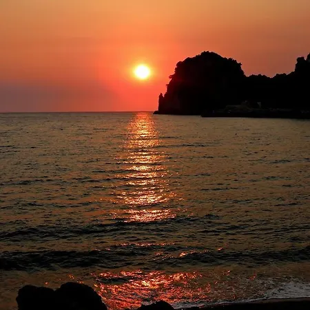 George's Эрмонес